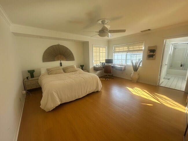 Building Photo - Lovely Home in the Kentwood area of Westchester