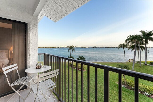 Building Photo - 6287 Bahia Del Mar Cir N