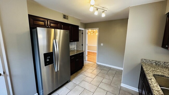 Building Photo - 2948a Candlelight Way