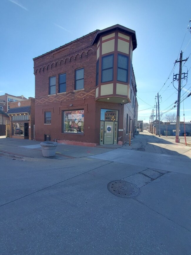 Building Photo - 415 14th St