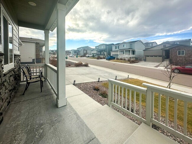 Building Photo - Grand 6bd 4ba Crystal Valley home with an in-law suite!!!