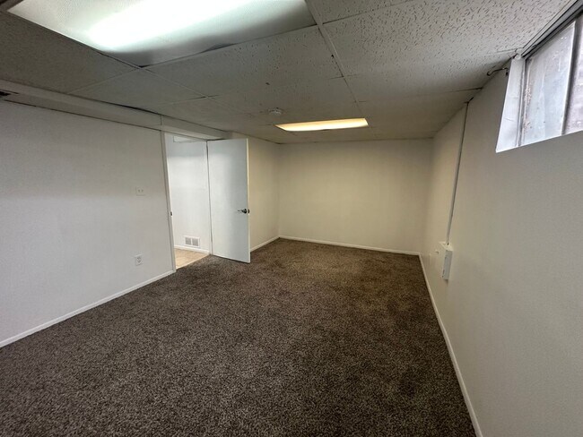 Building Photo - Long Realty & Property Management LLC - 4 bedroom 2.5 Bathroom in Aurora