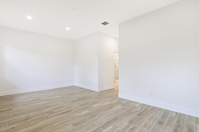 Building Photo - 395 Bella Sol Way