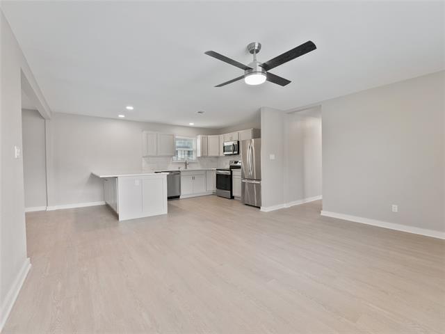 Building Photo - 421 S Interurban St