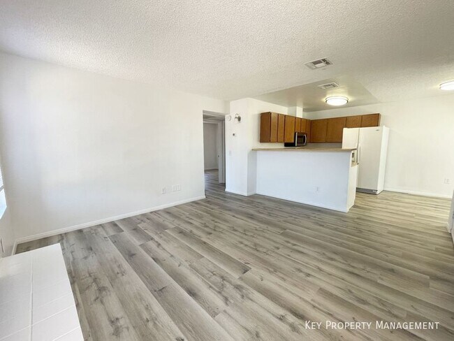 Building Photo - 2705 Jennydiane Dr