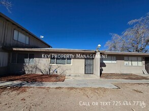 Building Photo - 2 Bedroom 1 Bath Condo Near Cheyenne and R...