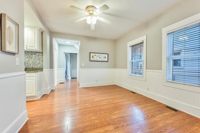 Building Photo - 10 Berkshire Pl