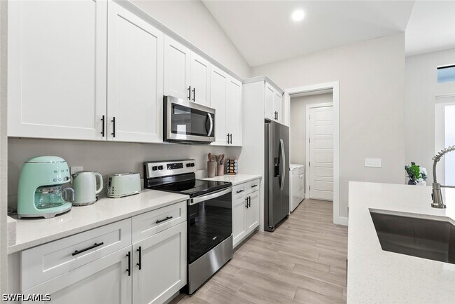 Building Photo - 4600 Key Largo Ln