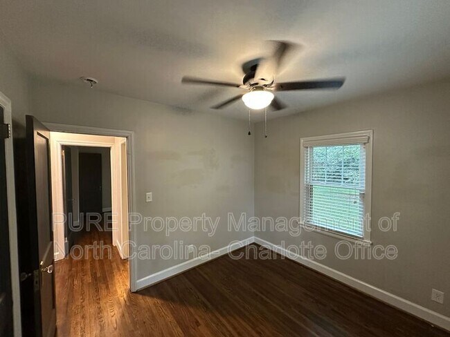 Building Photo - 2615 Ashley Rd