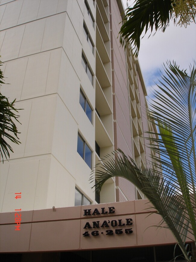Building Photo - Partly Furnished 1 Bedroom 1 bath with 1 p...