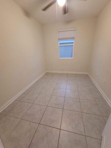 Building Photo - 741 Simone Ct