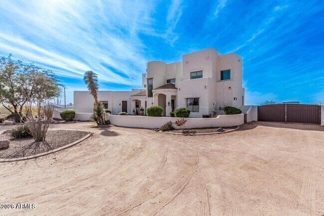 Building Photo - 8158 E Plymouth