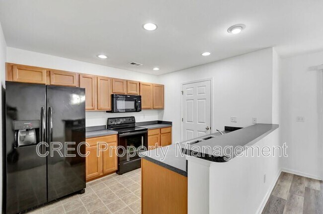 Building Photo - 9176 Maple Grove Dr