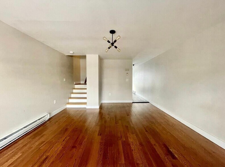 Building Photo - 363 Halladay St