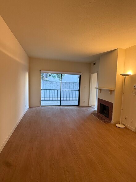 Primary Photo - 12011 Rochester Ave