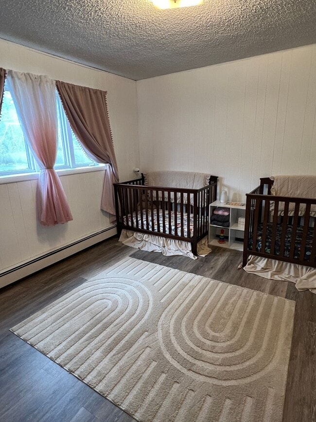 Building Photo - Duplex-Lower Unit in Aurora Subdivision