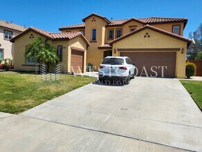 Building Photo - COMING SOON!!! Beautiful 3 Bed, 3 Bath, and 2 Car Garage in Lake Elsinore Minutes from the Late!