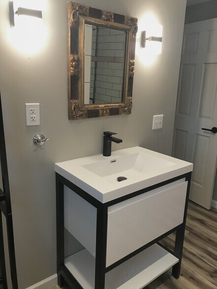 Building Photo - 721 S Kolbiaz Dr