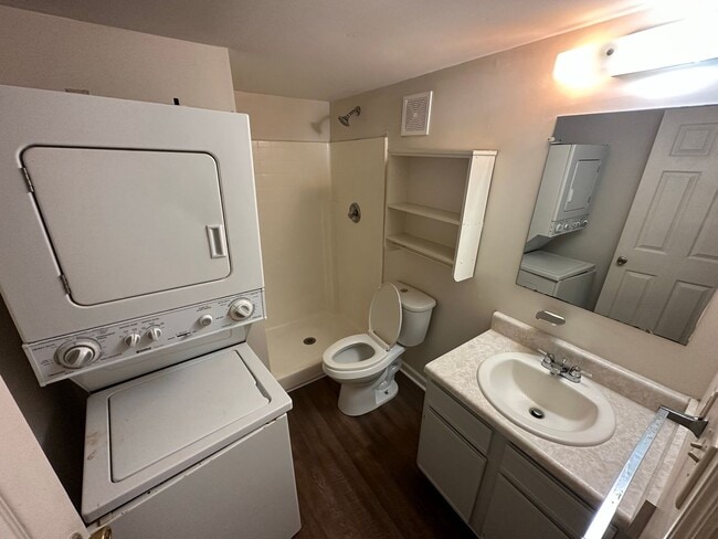 Building Photo - 222 Lanier Dr