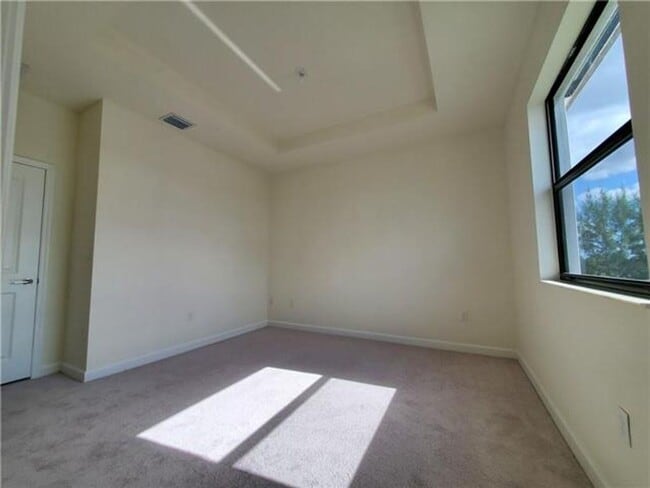 Building Photo - 3216 W 114th Terrace