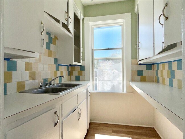 Building Photo - 550 Winter St