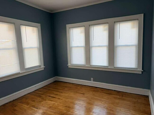 Building Photo - 2215 N 15th St