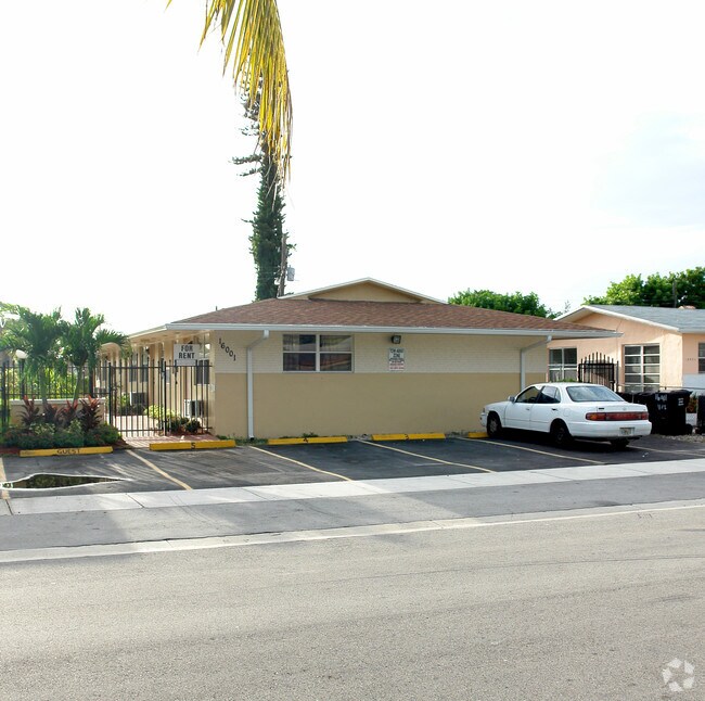 Primary Photo - Gulfstream Apartments