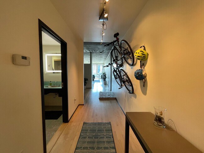Building Photo - Prime Location in the Heart of the Pearl i...