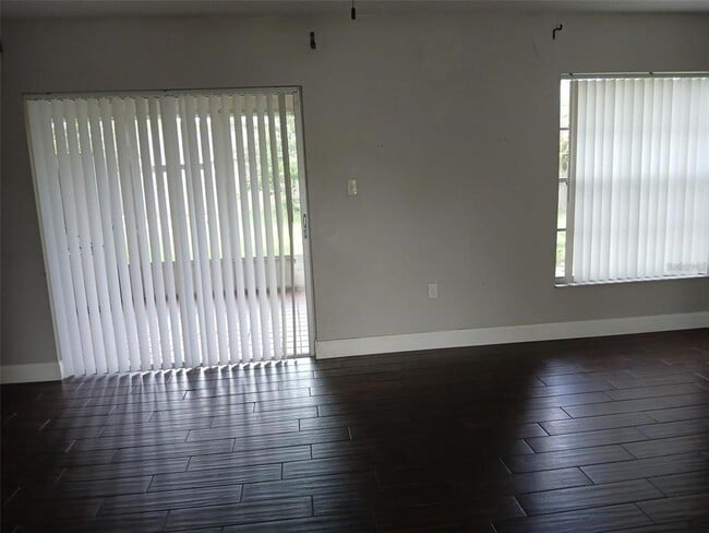 Building Photo - 21 Sandalwood Dr
