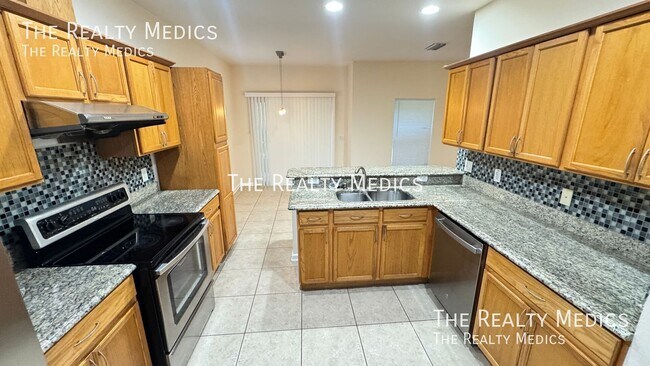 Building Photo - 626 Fern Lake Dr