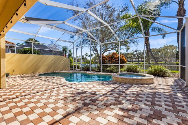 Building Photo - ** ISLAND WALK ** 3 BED + DEN / 2.5 BATH -...
