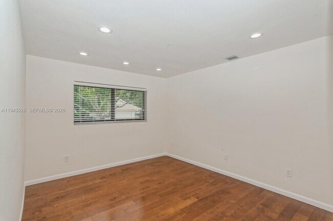 Building Photo - 15405 SW 73rd Ct