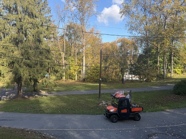 Building Photo - 104 W Fairview St