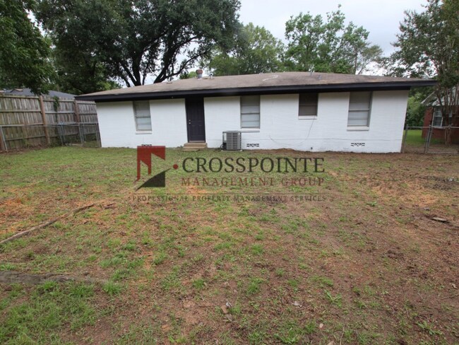 Building Photo - Beautiful 4 Bedroom, 1.5 Bathroom Home in Tyler!