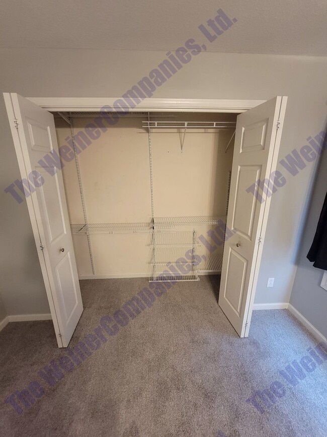 Building Photo - 3 Bedroom/2.5 Bathroom Townhome – Available August 1st!