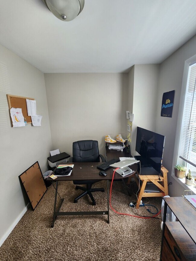 Building Photo - 3 Bedroom for Rent in Mount Joy!
