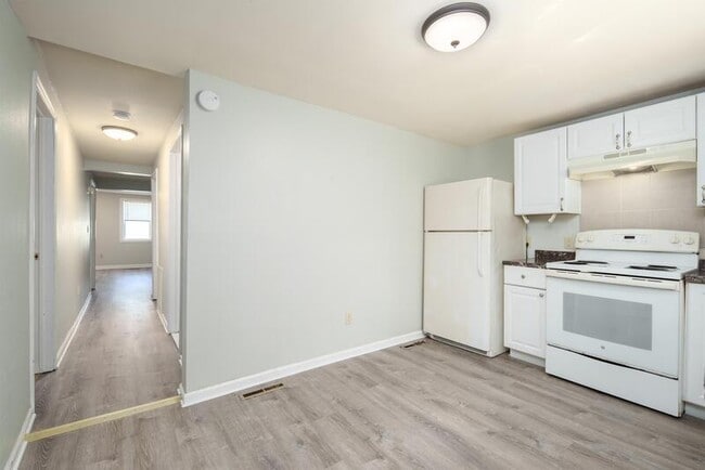 Building Photo - 114 Ida St