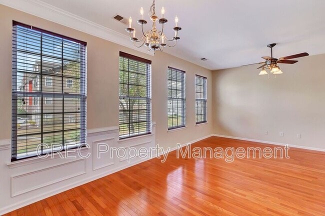 Building Photo - 9161 Parlor Dr