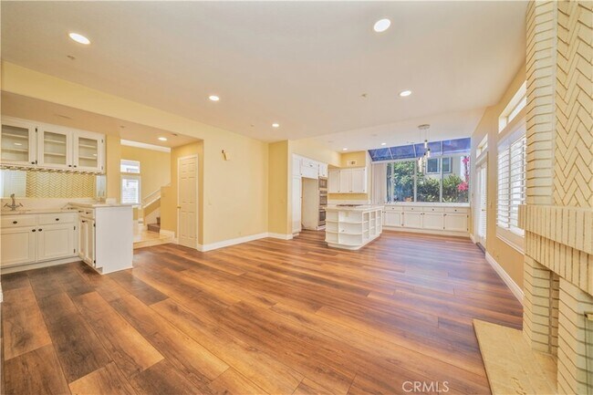 Building Photo - 9531 Montanza Way