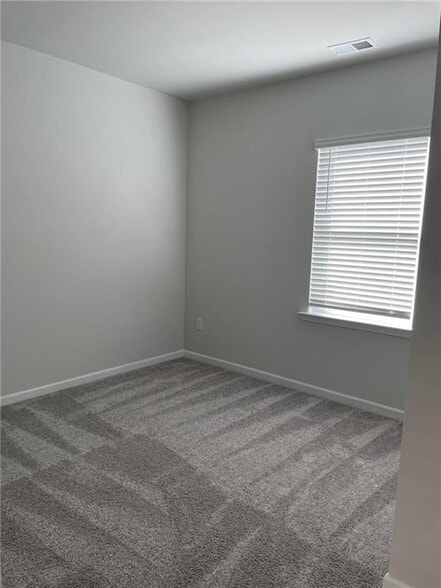 Building Photo - 632 Blue Ash Ct