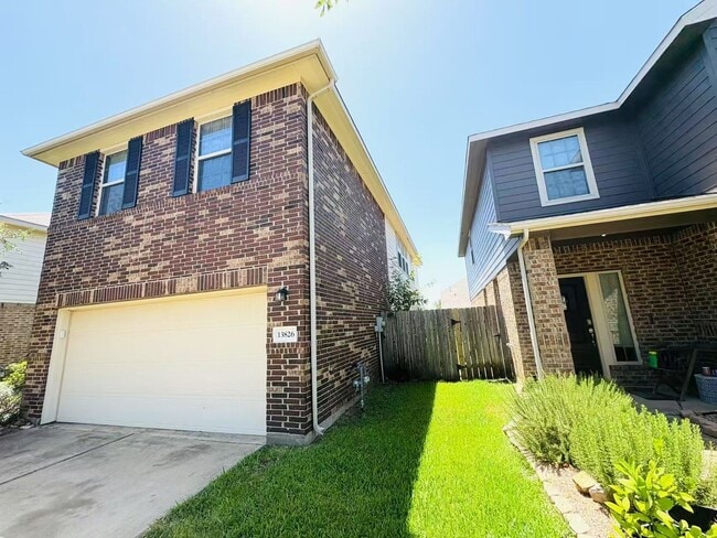 Building Photo - Cozy and well-kept 4 beds rental home in H...