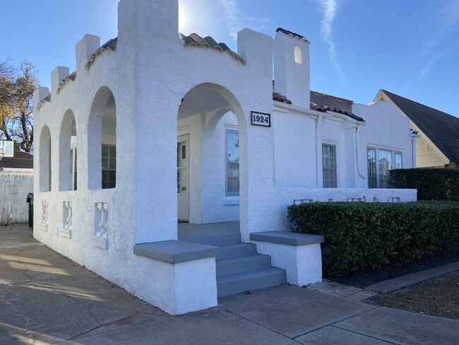 Building Photo - 1924 NW 21st