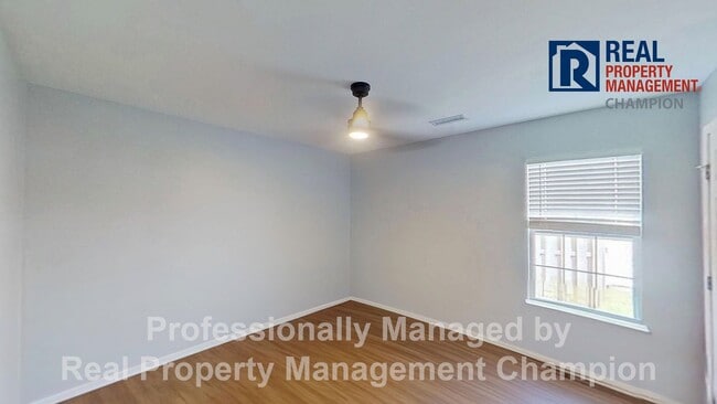 Building Photo - Immaculate 3 BD/2 BA Home w/Vaulted Ceilings, LVP Flooring and Fenced Yard