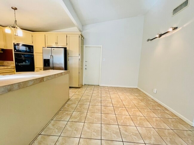 Building Photo - 4733 Merwin St