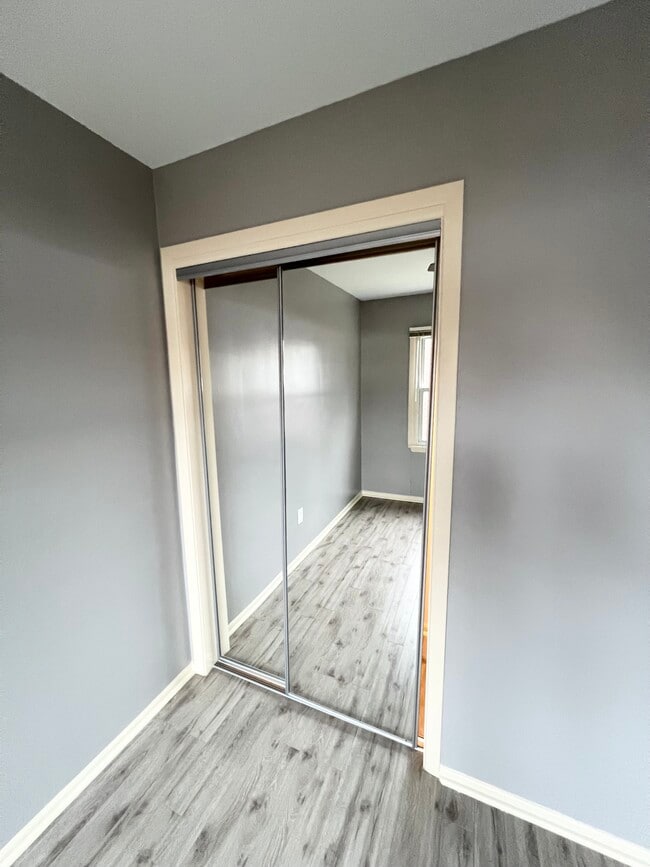 Building Photo - 20301 Shelburne Rd