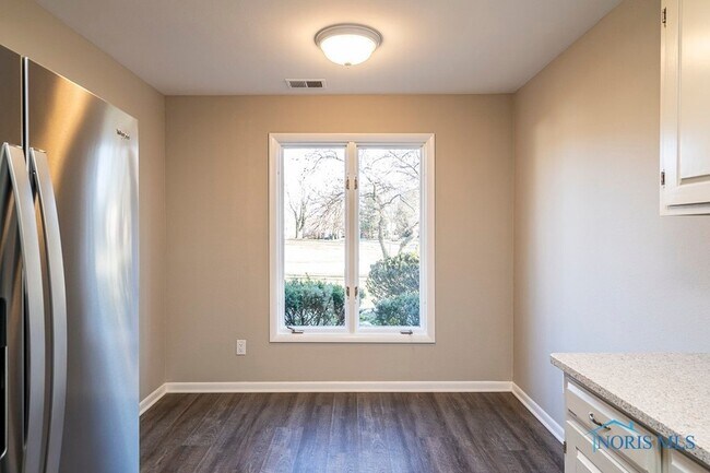 Building Photo - 4045 Hillandale Rd