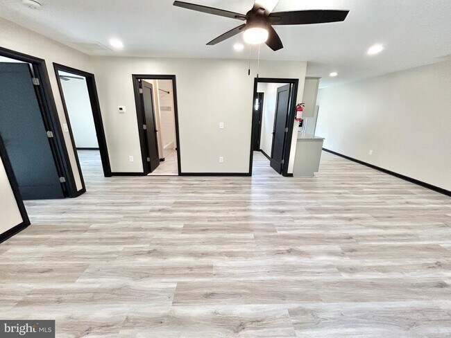 Building Photo - 201 McKinley Ave