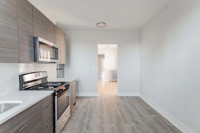 Building Photo - 6143 S Dorchester Ave