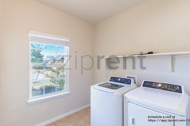 Building Photo - 1700 Atlantica St