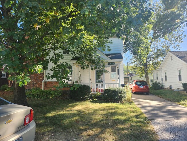 Primary Photo - 1 bedroom lower duplex